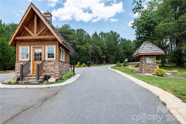 5768 Lake Pointe Drive 15, Granite Falls, NC 28630