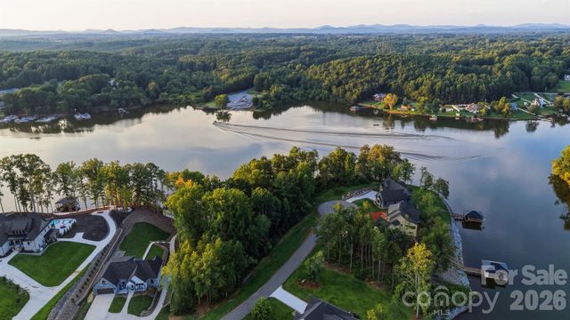 5768 Lake Pointe Drive 15, Granite Falls, NC 28630