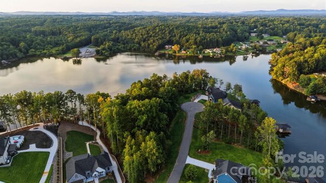 5768 Lake Pointe Drive 15, Granite Falls, NC 28630