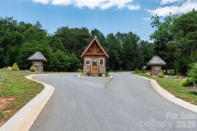 5768 Lake Pointe Drive 15, Granite Falls, NC 28630
