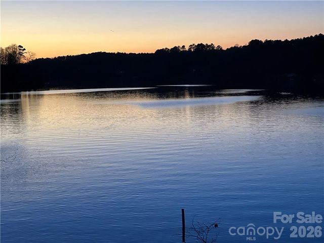 5768 Lake Pointe Drive 15, Granite Falls, NC 28630