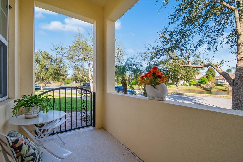 Image 20 of property listing at 12010 LORENZA LANE, Orlando, FL 32827