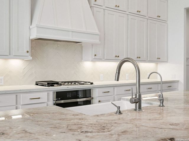 1216 Deerfoot Circle, New Braunfels, TX 78132