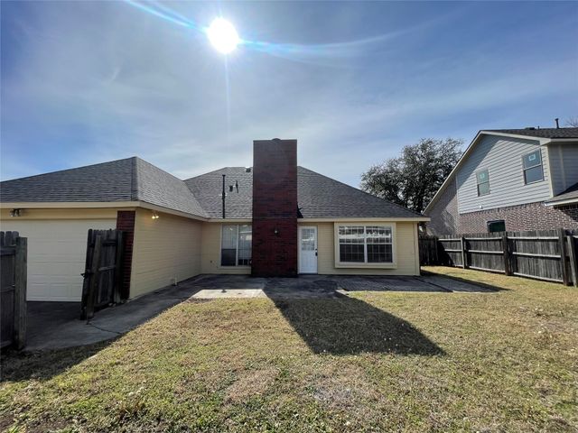 809 Windy Meadow Drive, Desoto, TX 75115