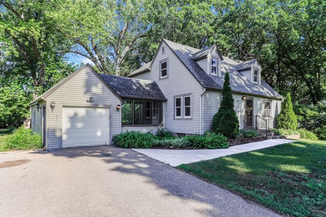 7866 Eastwood Road, Mounds View, MN 55112
