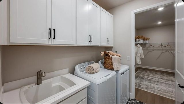 19305 LOCHSIDE LANE, Mount Dora, FL 32757