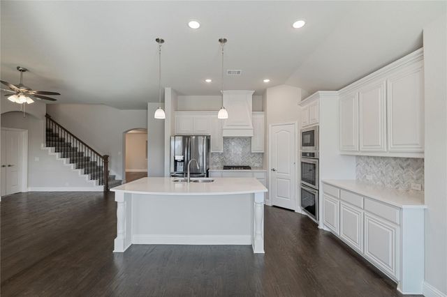 1008 Superbloom Avenue, Justin, TX 76247