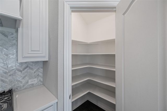 1008 Superbloom Avenue, Justin, TX 76247