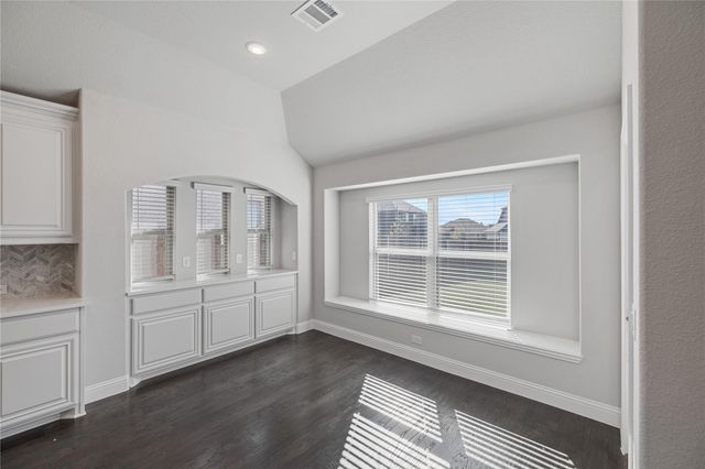 1008 Superbloom Avenue, Justin, TX 76247