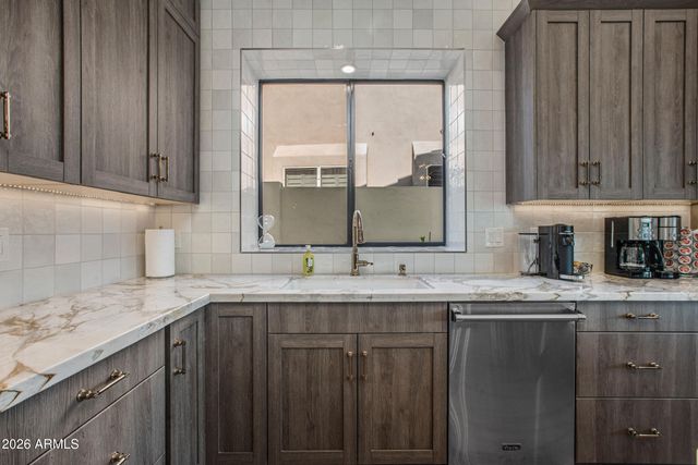 741 W HACKBERRY Drive, Chandler, AZ 85248