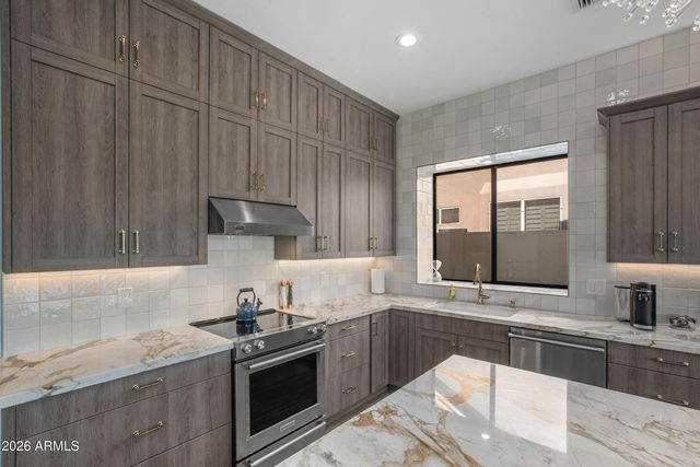 741 W HACKBERRY Drive, Chandler, AZ 85248