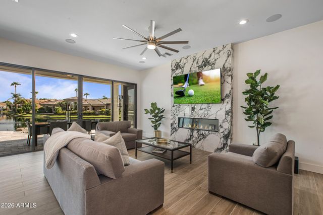 741 W HACKBERRY Drive, Chandler, AZ 85248