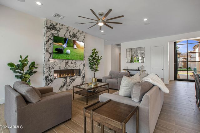 741 W HACKBERRY Drive, Chandler, AZ 85248