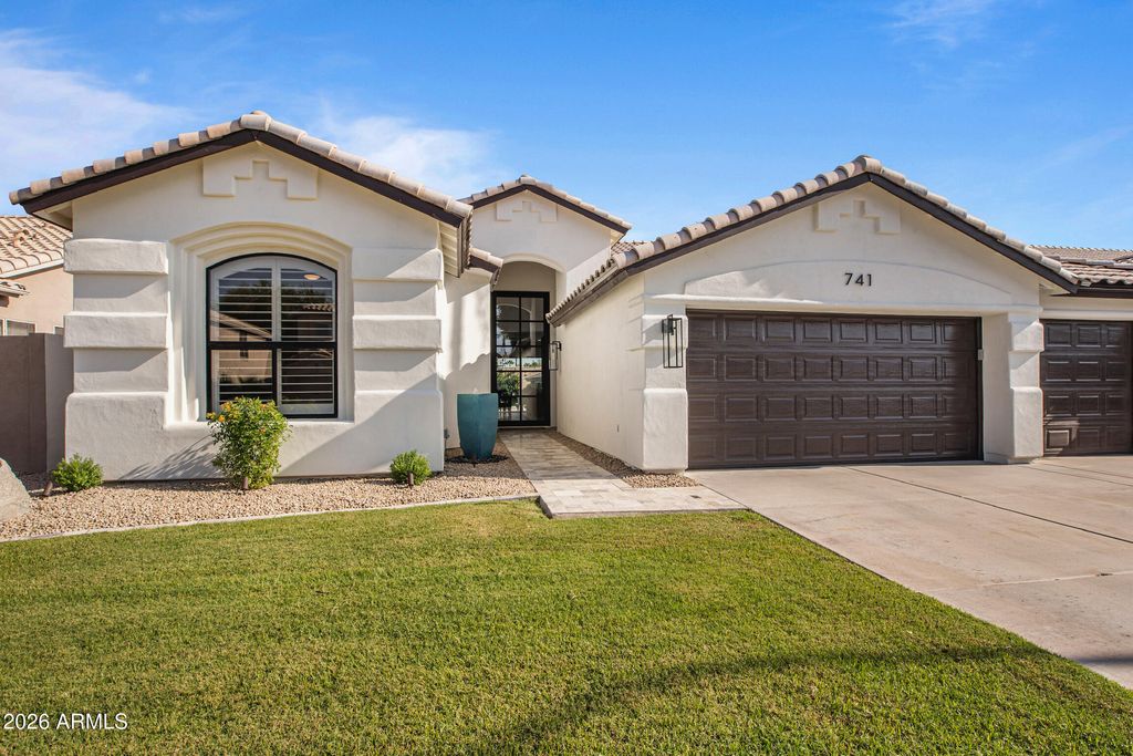 741 W HACKBERRY Drive, Chandler, AZ 85248