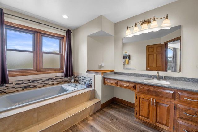 3256 Evergreen COURT, Richfield, WI 53076