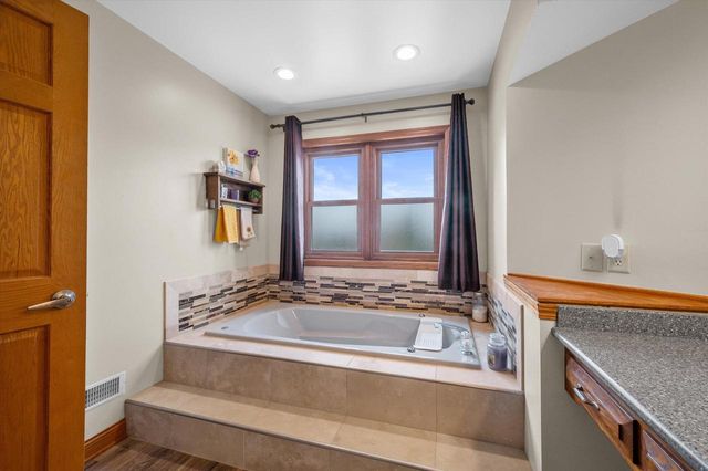 3256 Evergreen COURT, Richfield, WI 53076