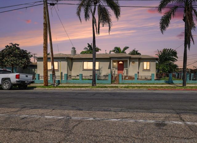 3994 Division St, San Diego, CA 92113