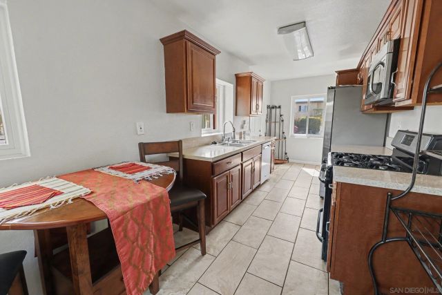 3994 Division St, San Diego, CA 92113