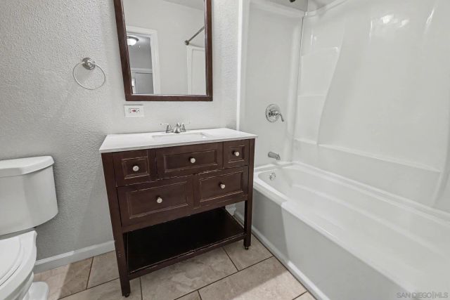 3994 Division St, San Diego, CA 92113