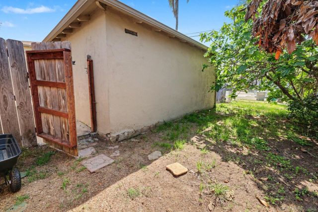 3994 Division St, San Diego, CA 92113