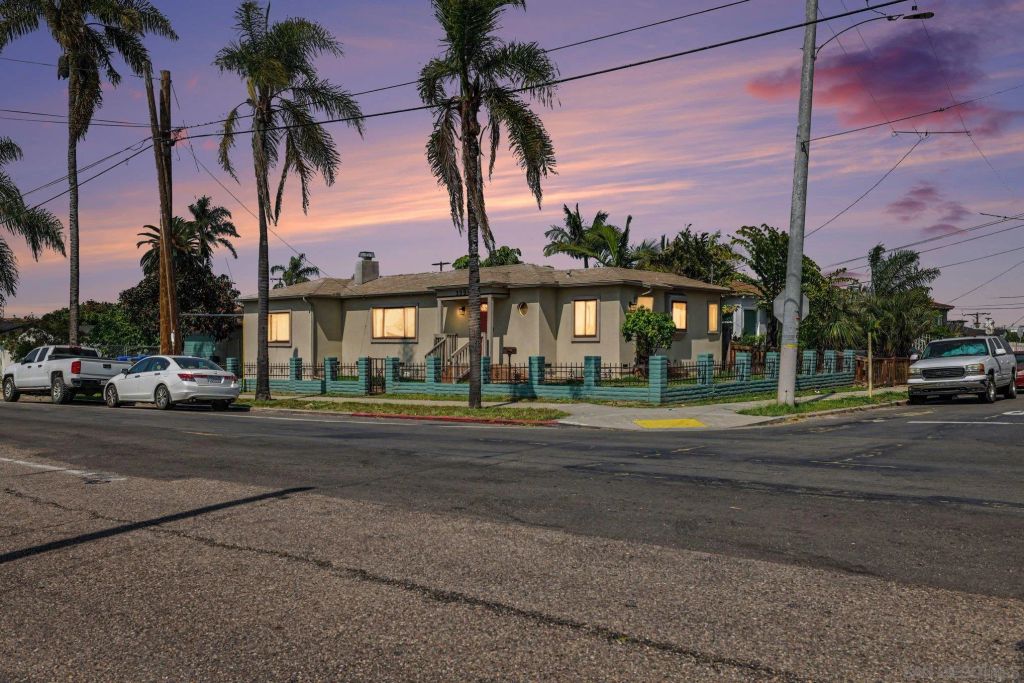 3994 Division St, San Diego, CA 92113