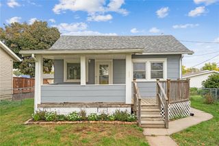 820 M Ave NW, Cedar Rapids, IA 52405