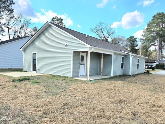 139 W Allen Street, Four Oaks, NC 27524