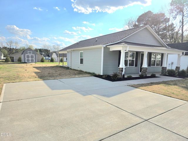 139 W Allen Street, Four Oaks, NC 27524