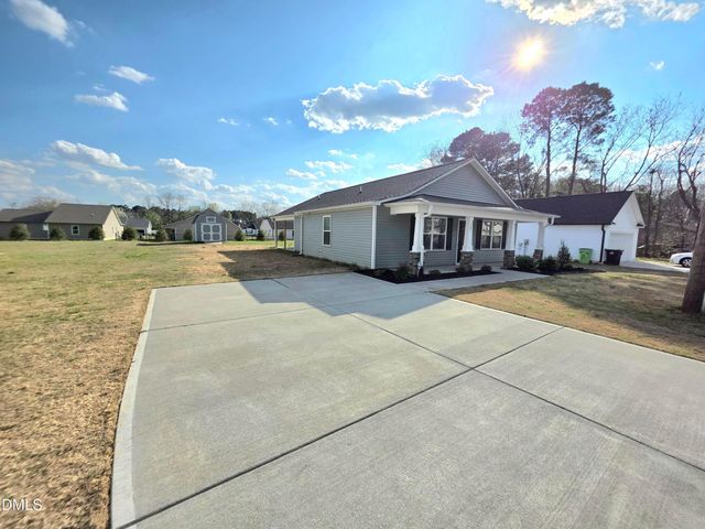 139 W Allen Street, Four Oaks, NC 27524