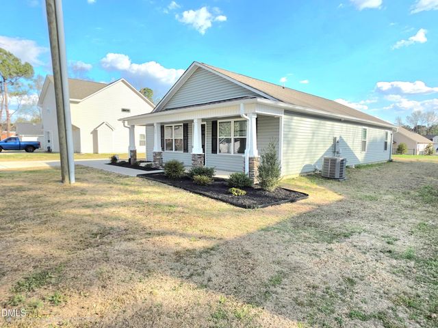 139 W Allen Street, Four Oaks, NC 27524