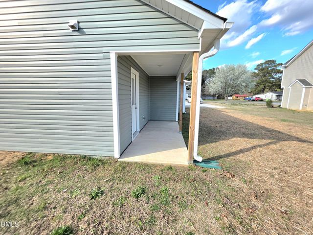 139 W Allen Street, Four Oaks, NC 27524