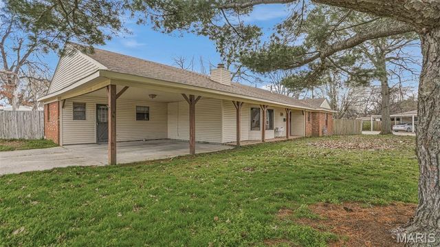 104 S Everett Street, Kennett, MO 63857