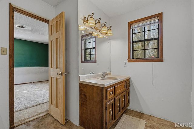 104 S Everett Street, Kennett, MO 63857