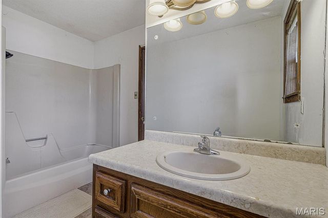 104 S Everett Street, Kennett, MO 63857