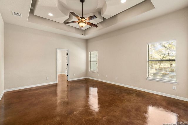 105 Saddle Up Circle, La Vernia, TX 78121