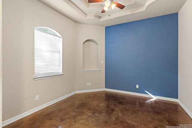 105 Saddle Up Circle, La Vernia, TX 78121