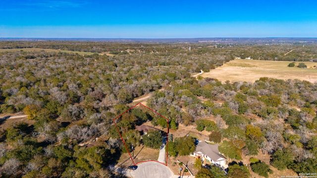 105 Saddle Up Circle, La Vernia, TX 78121