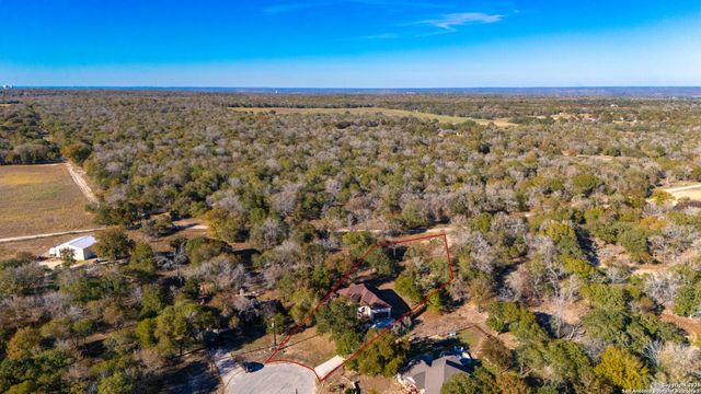 105 Saddle Up Circle, La Vernia, TX 78121