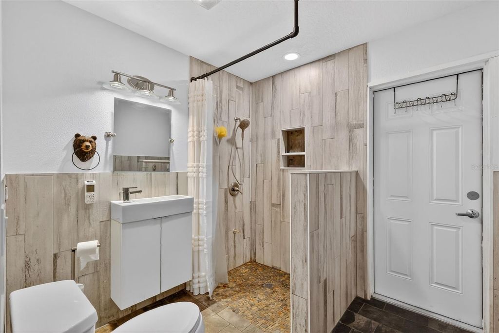 Image 41 of property listing at 4533 SW 37TH TERRACE, Bushnell, FL 33513