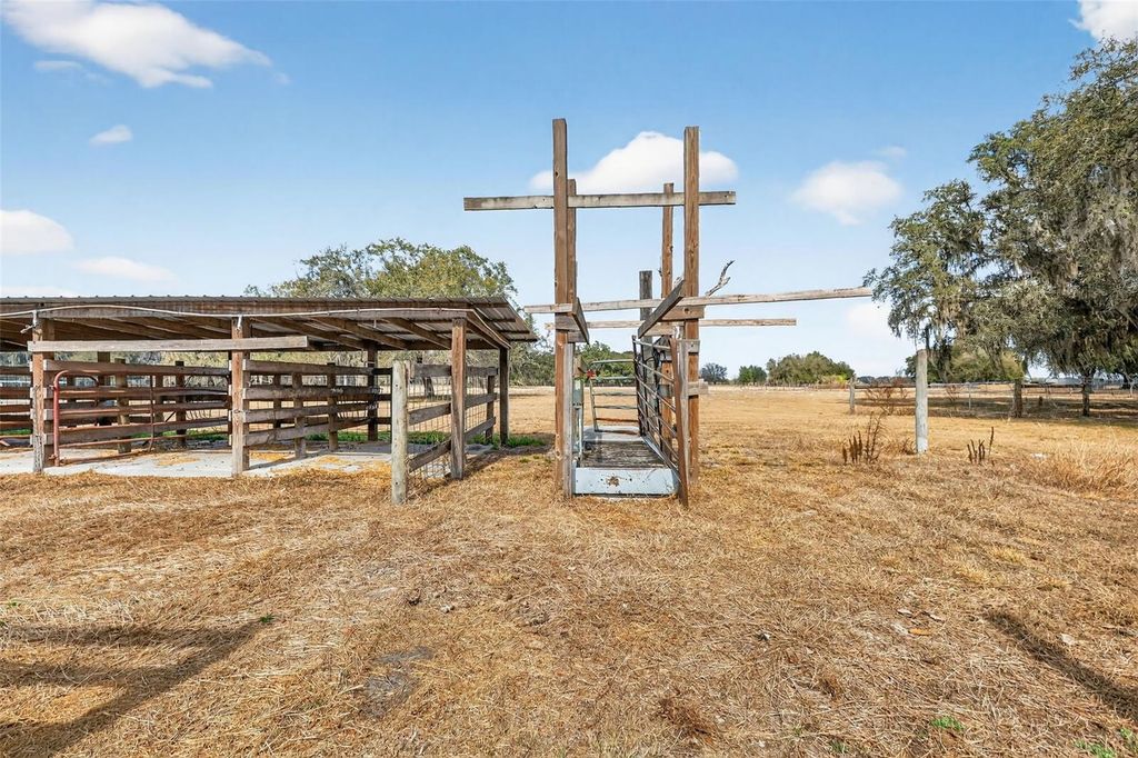 Image 48 of property listing at 4533 SW 37TH TERRACE, Bushnell, FL 33513