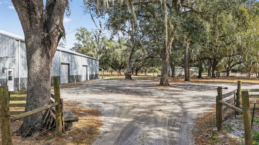 Image 52 of property listing at 4533 SW 37TH TERRACE, Bushnell, FL 33513