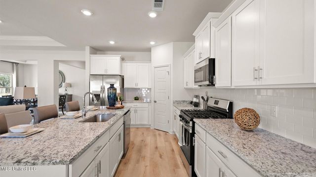 607 S Coral Lane, Pearl, MS 39208