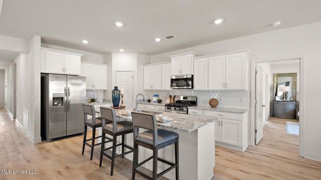 607 S Coral Lane, Pearl, MS 39208