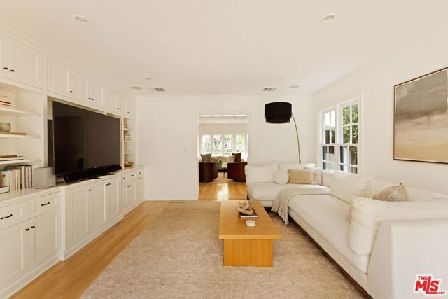 1409 N Genesee Avenue, Los Angeles, CA 90046