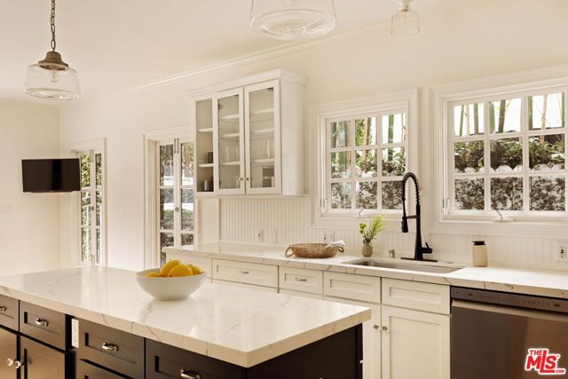 1409 N Genesee Avenue, Los Angeles, CA 90046