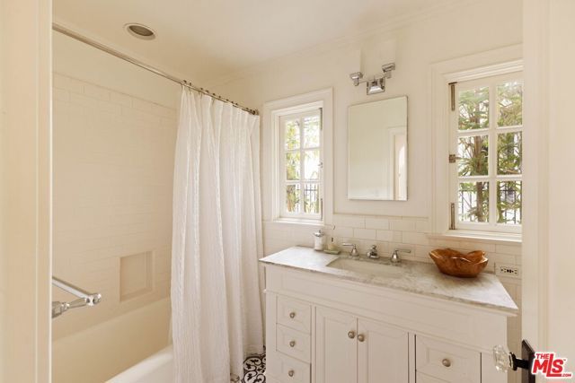 1409 N Genesee Avenue, Los Angeles, CA 90046