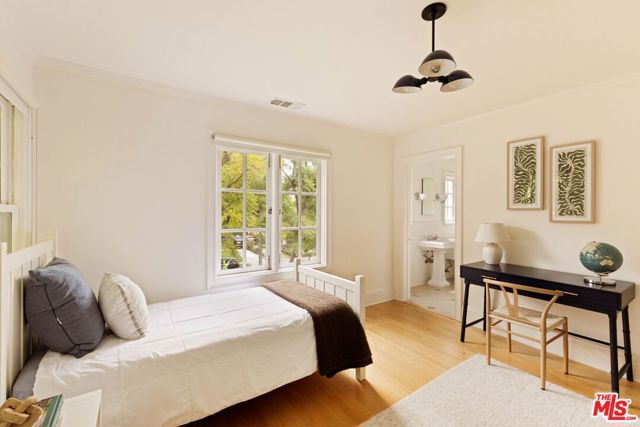 1409 N Genesee Avenue, Los Angeles, CA 90046