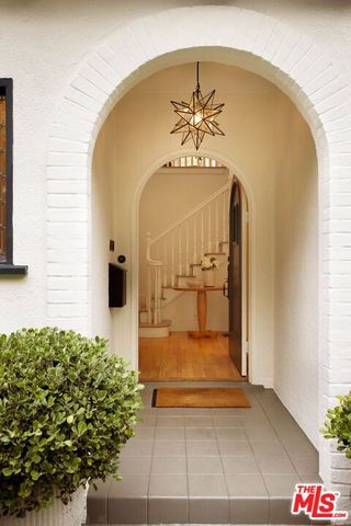 1409 N Genesee Avenue, Los Angeles, CA 90046