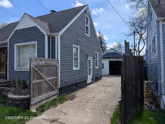 717 Huron Street, Flint, MI 48507