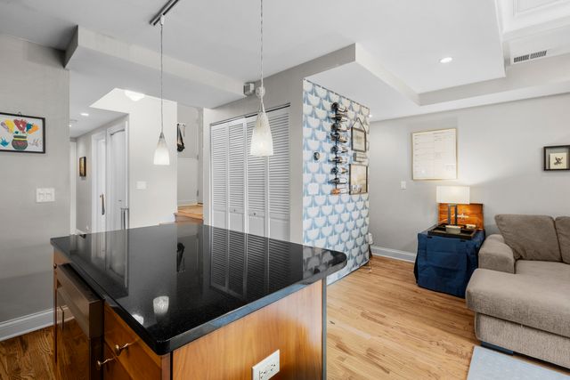 4422 N ASHLAND Avenue G, Chicago, IL 60640